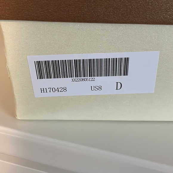 Fashion Black High Heels - Picture 2 of 4